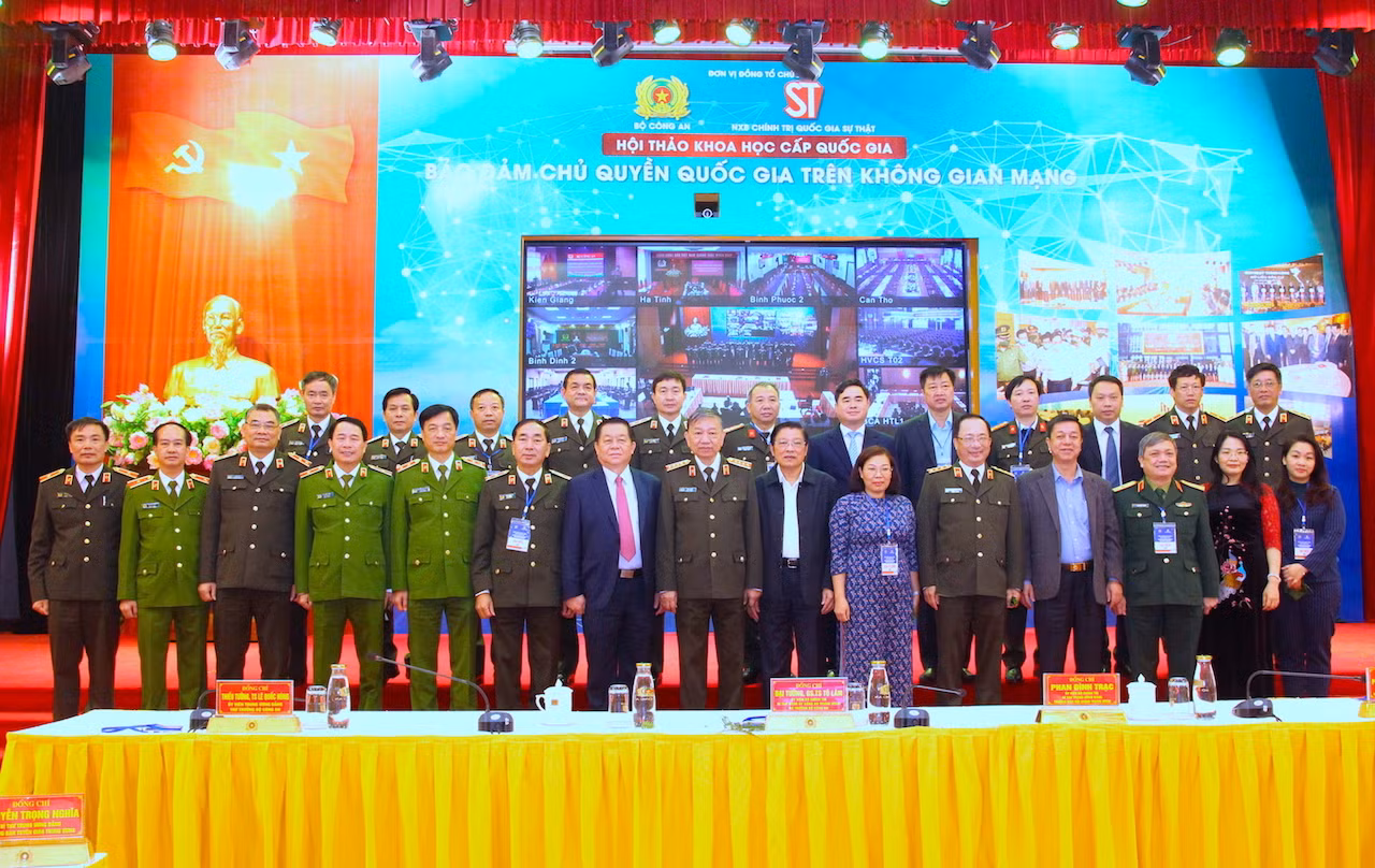 Đấu tranh phòng, chống tội phạm trên không gian mạng, bảo vệ chủ quyền quốc gia -0