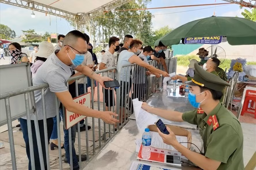 Hải Phòng dỡ bỏ tất cả các chốt kiểm dịch trong lúc số lượng F0 đang tăng nhanh -0