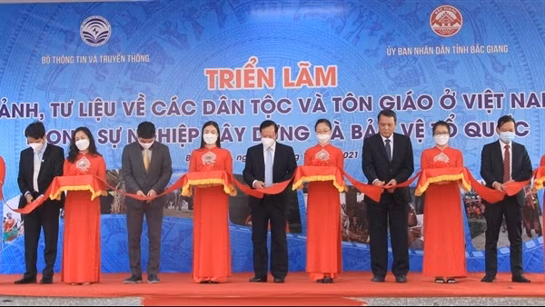 vna_potal_khai_mac_trien_lam_luu-1638929557783.jpg