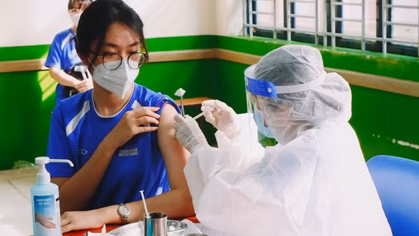 Việt Nam tiếp nhận 500.000 liều vaccine AstraZeneca do Argentina trao tặng ảnh 2