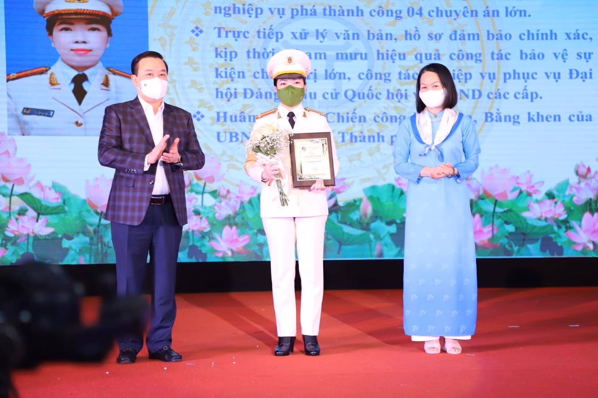 Công an Thủ đô thực hiện 6 điều Bác Hồ dạy:&nbsp; Nữ cán bộ Công an tâm huyết với nghề -0