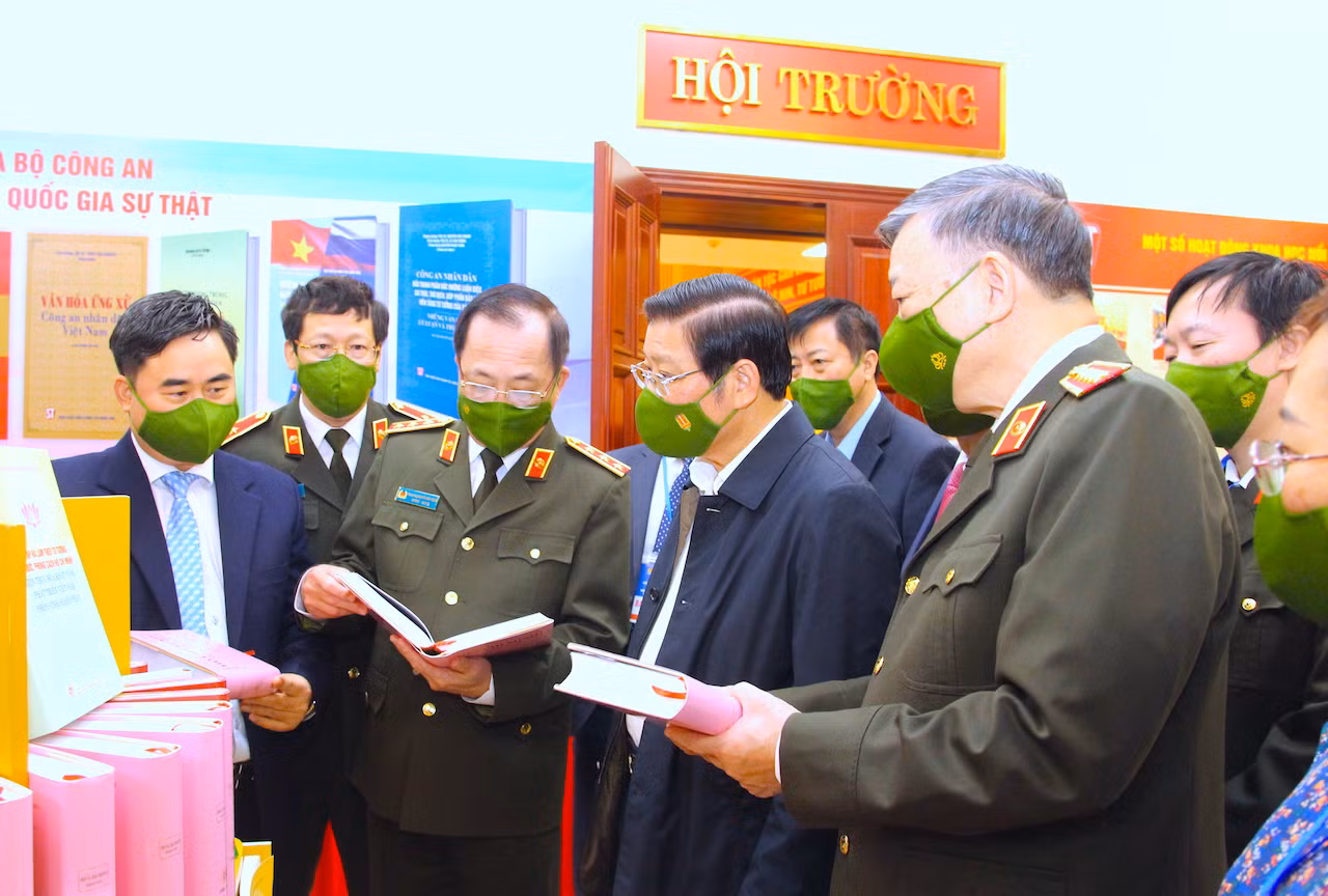 Đấu tranh phòng, chống tội phạm trên không gian mạng, bảo vệ chủ quyền quốc gia -0