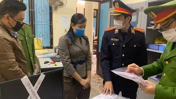 Tham ô tiền tỷ, trưởng phòng kinh doanh lãnh án 20 năm tù ảnh 2