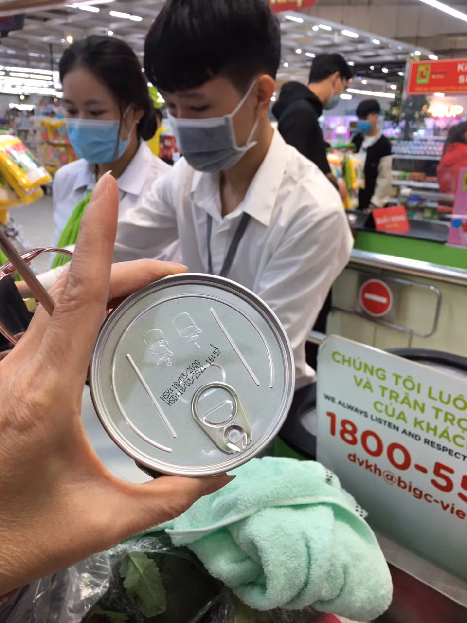 Bị tố bán hàng khuyến mại hết hạn, Big C Thăng Long nói gì? -0