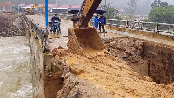 Lũ ở các tỉnh Bình Định, Phú Yên xấp xỉ mức lịch sử năm 1993 và 2013 ảnh 4