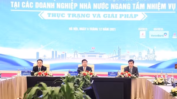 Chọn người thân, người tài, hay người có đức? ảnh 2