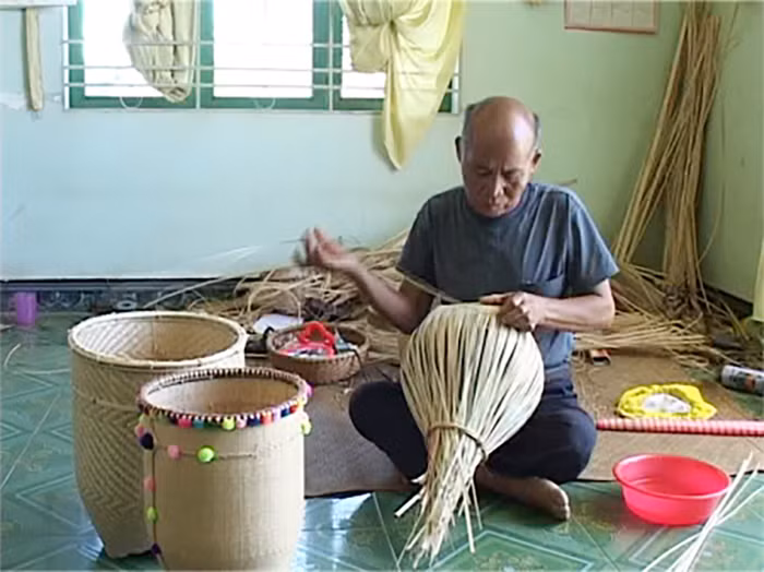 Về Pré nhớ chiếc gùi người Chu Ru -0