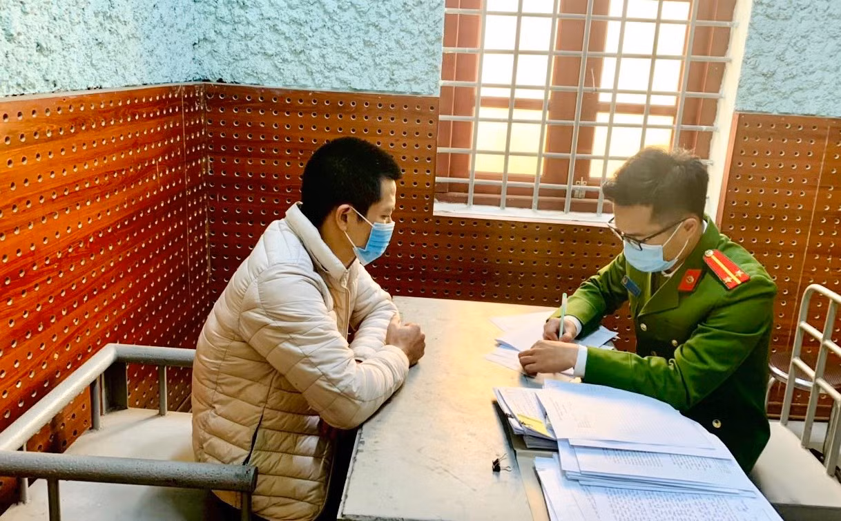 Làm giả giấy xét nghiệm COVID - 19, hai đối tượng bị khởi tố -0