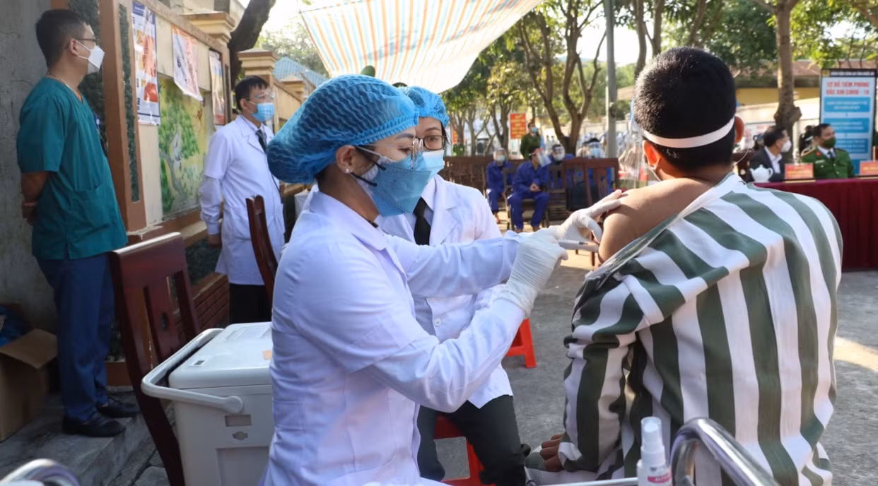 Công an tỉnh Nghệ An:&nbsp;Tiêm vaccine phòng COVID-19 cho các can, phạm nhân -0