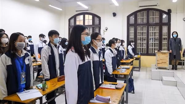 Hà Nội ngày đầu “mở cửa trường học” đón học sinh lớp 12 ảnh 2