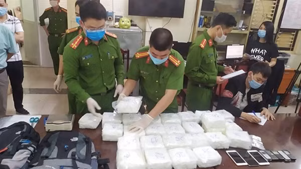 Đấu tranh có hiệu quả với&nbsp;tội phạm có tổ chức, tội phạm xuyên quốc gia về ma tuý