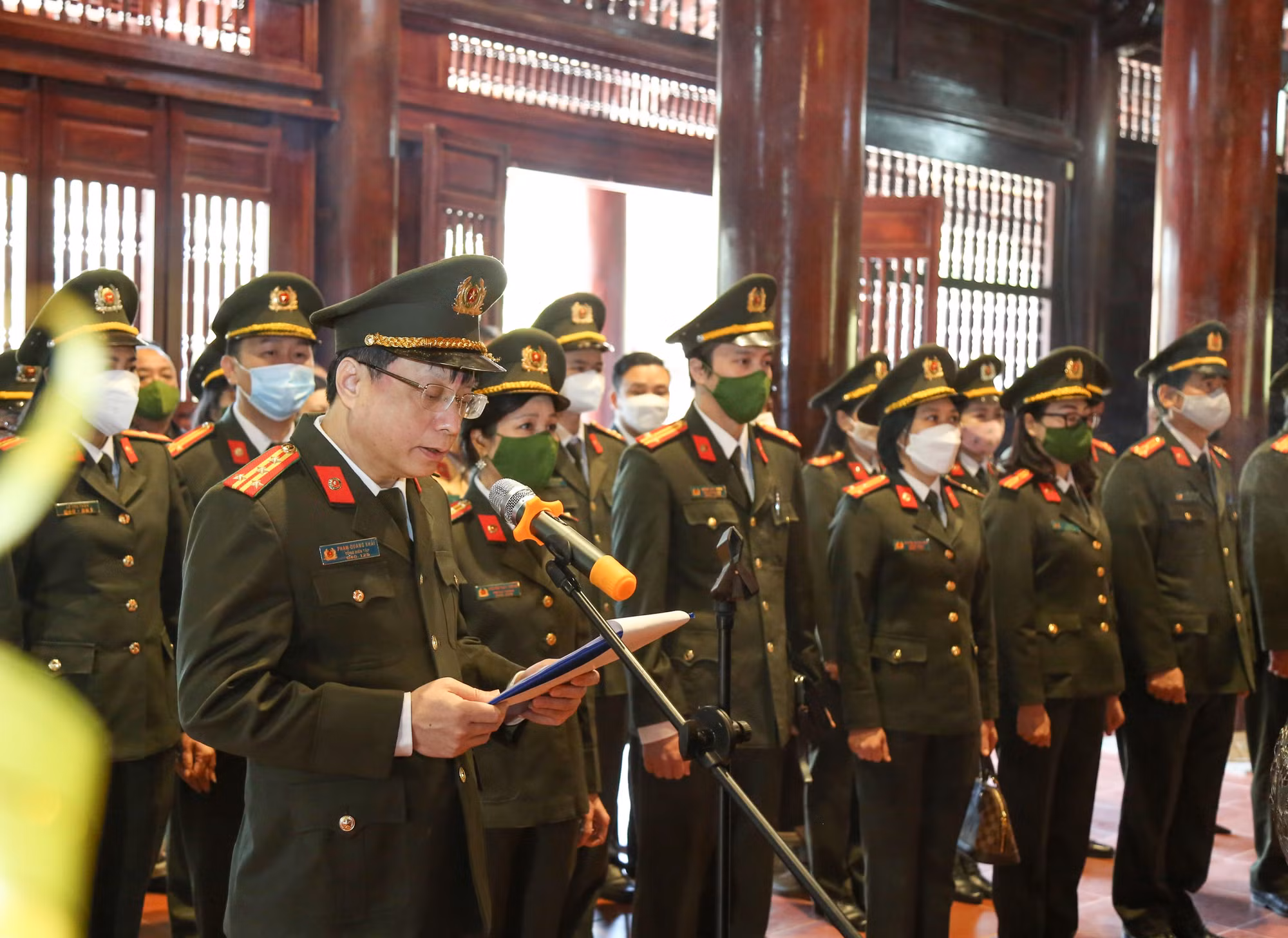 Đoàn đại biểu Báo CAND dâng hương, báo công tại Khu Di tích Kim Liên -0