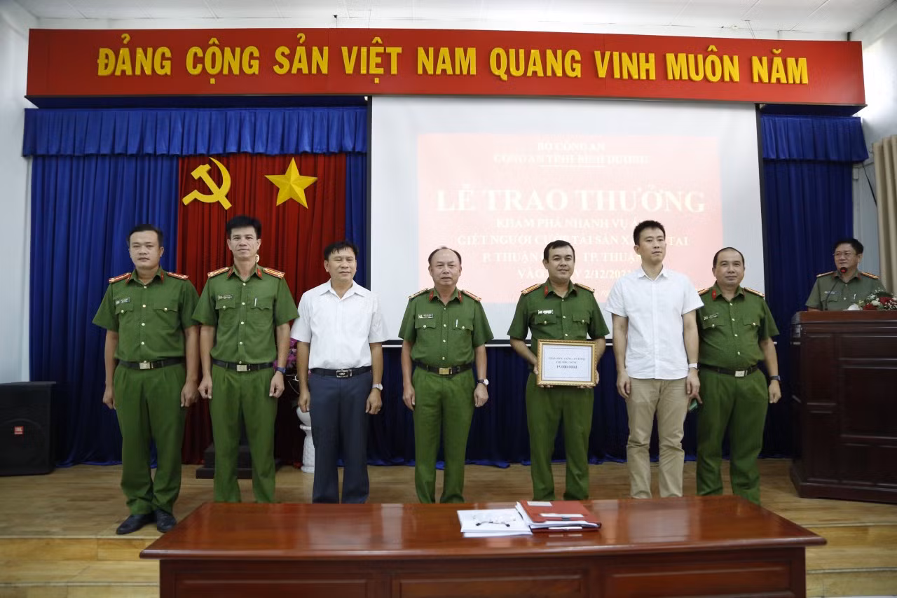 Khen thưởng Ban chuyên án bắt kẻ bán gà sát hại gái mại dâm -0