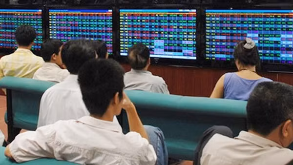 Thị trường chứng khoán 2021: &nbsp;Thiết lập nhiều kỷ lục ảnh 1