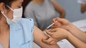 Không có chuyện nữ sinh lớp 7 tiêm cùng lúc 2 mũi Pfizer ảnh 5