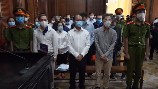 Giảm án cho cựu Phó Chủ tịch UBND TP Hồ Chí Minh và các đồng phạm ảnh 6