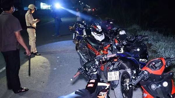 Xử lý tình trạng tụ tập cổ vũ, đua xe trái phép