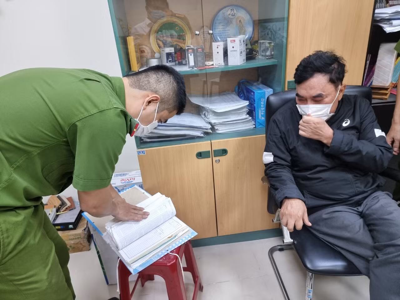 Bắt Tổng Giám đốc công ty CP Đầu tư phát triển nhà Đà Nẵng -0
