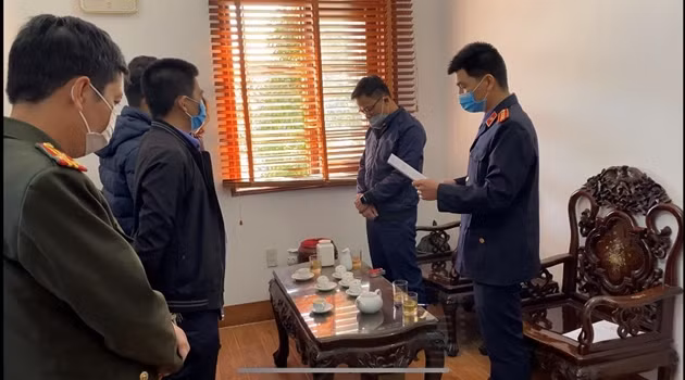 Phó Trưởng Công an huyện và Phó Viện trưởng Viện kiểm sát huyện bị bắt vì bỏ lọt tội phạm -0