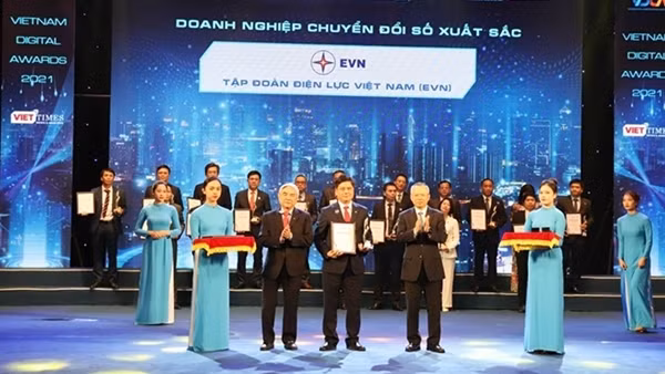 Vượt “bão” dịch bệnh COVID-19, EVN luôn thực hiện tốt nhiệm vụ đảm bảo cung cấp điện trong mọi tình huống ảnh 2