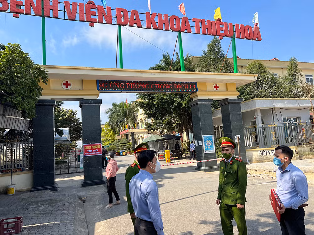 Triển khai các biện pháp phòng chống dịch tại Bệnh viện đa khoa và xã Thiệu Trung -0
