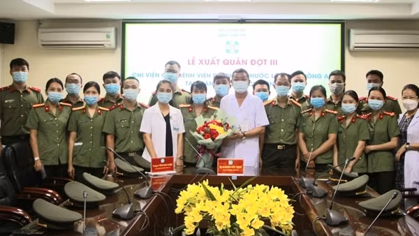 Khen thưởng các đơn vị Công an chi viện hỗ trợ chống dịch tại Đồng Nai ảnh 2