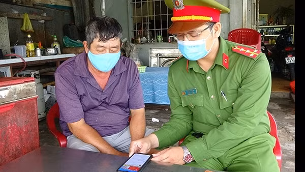 Hiệu quả từ mô hình “Nhóm Zalo bảo đảm an ninh trật tự gắn với phòng, chống COVID-19” ảnh 2