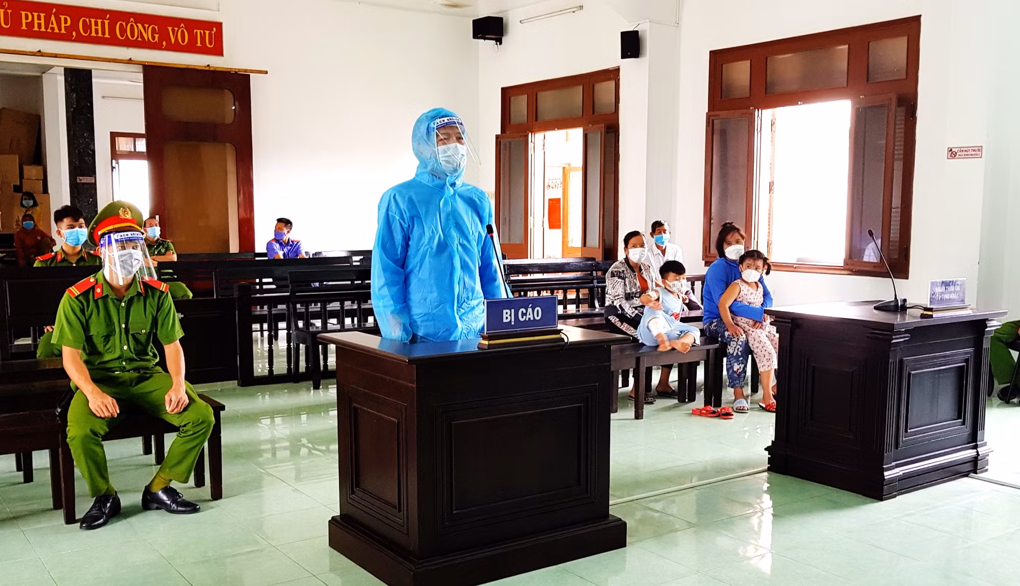 Hung thủ trút xăng, đốt nhà để giết người lãnh án 25 năm tù -0
