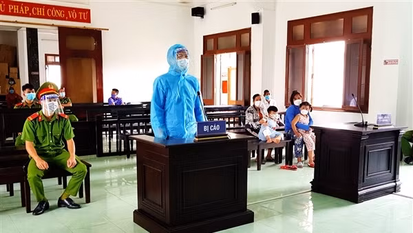 Bất ngờ dùng búa tấn công người đang chơi cờ tử vong ảnh 2