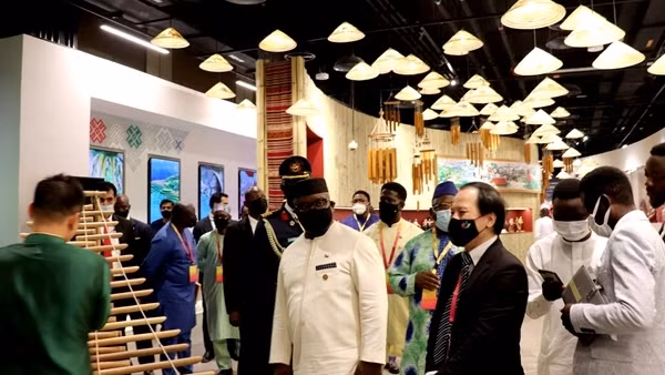 Tổng thống CH Sierra Leone Julius Maada Bio thăm chính thức Việt Nam ảnh 2