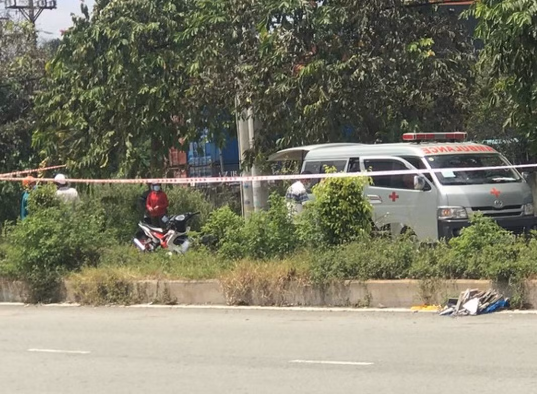 Người đàn ông tử vong sau khi cố bò ra khỏi đám&nbsp;cháy -0