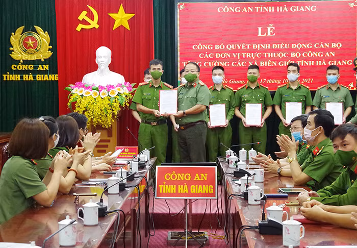 Công an các địa phương điều động cán bộ cơ quan Bộ tăng cường Công an xã -0