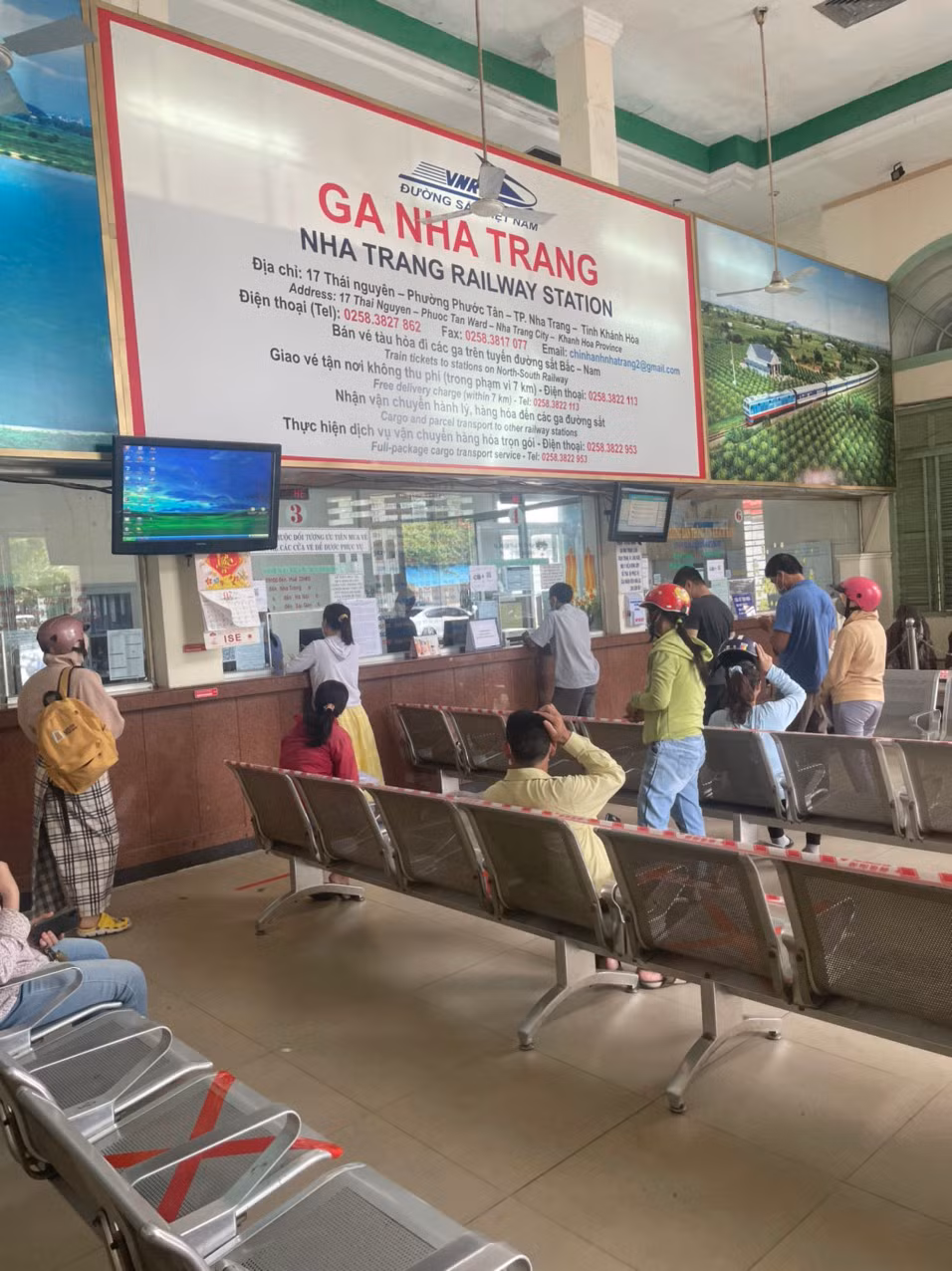 Khách mua vé tàu gia tăng, đường sắt chạy thêm 1 đôi tàu Bắc-Nam -0