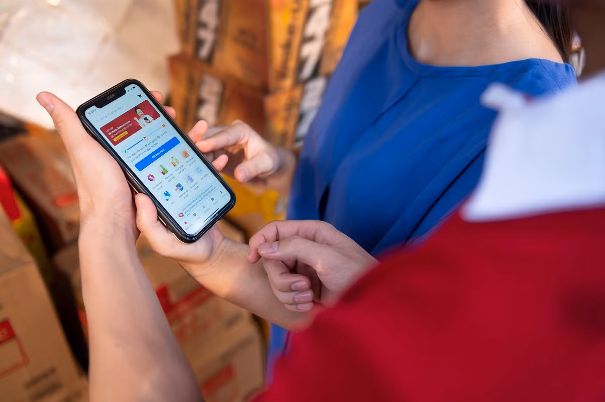 VinShop tăng trưởng 370%, “nâng đời” công nghệ 80.000 tạp hóa -0