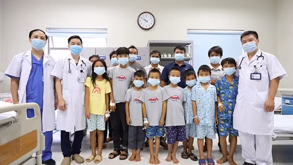 Em bé 9 ngày tuổi nguy kịch vì gia đình cho uống mật khỉ phòng bệnh ảnh 4