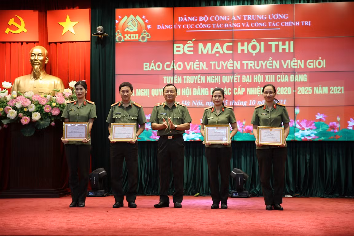 Chung khảo hHội thi Báo cáo viên, tuyên truyền viên giỏi trong Cục Công tác đảng và công tác chính trị -0