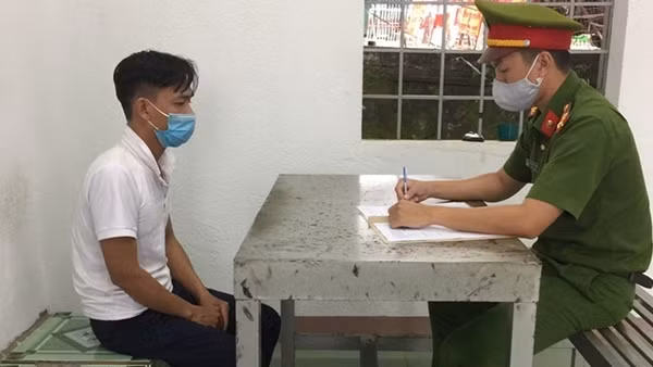 Bắt đối tượng nhiều lần vờ mua hàng để lừa đảo chiếm đoạt tài sản