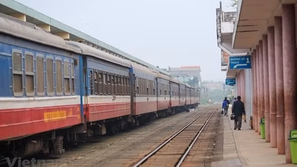 Ưu tiên các đơn vị thuộc lực lượng vũ trang mua vé tàu Tết Nhâm Dần ảnh 3