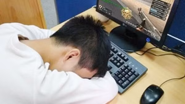 Trẻ lạm dụng Internet sẽ nhiều hệ lụy
