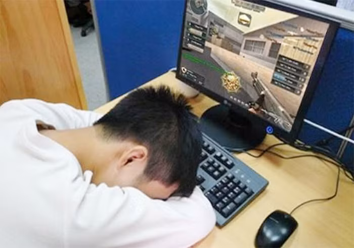 Trẻ lạm dụng Internet sẽ nhiều hệ lụy -0