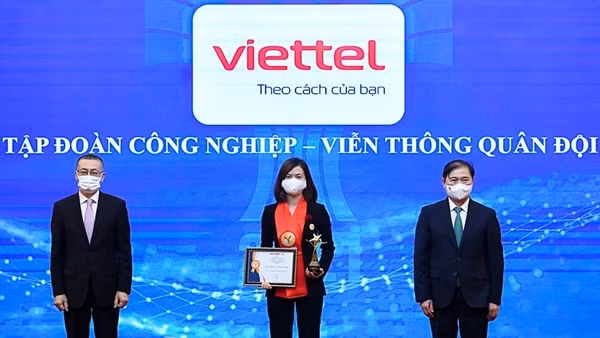 Viettel đứng đầu Bảng xếp hạng Công ty Công nghệ thông tin - Viễn thông uy tín nhất Việt Nam ảnh 4
