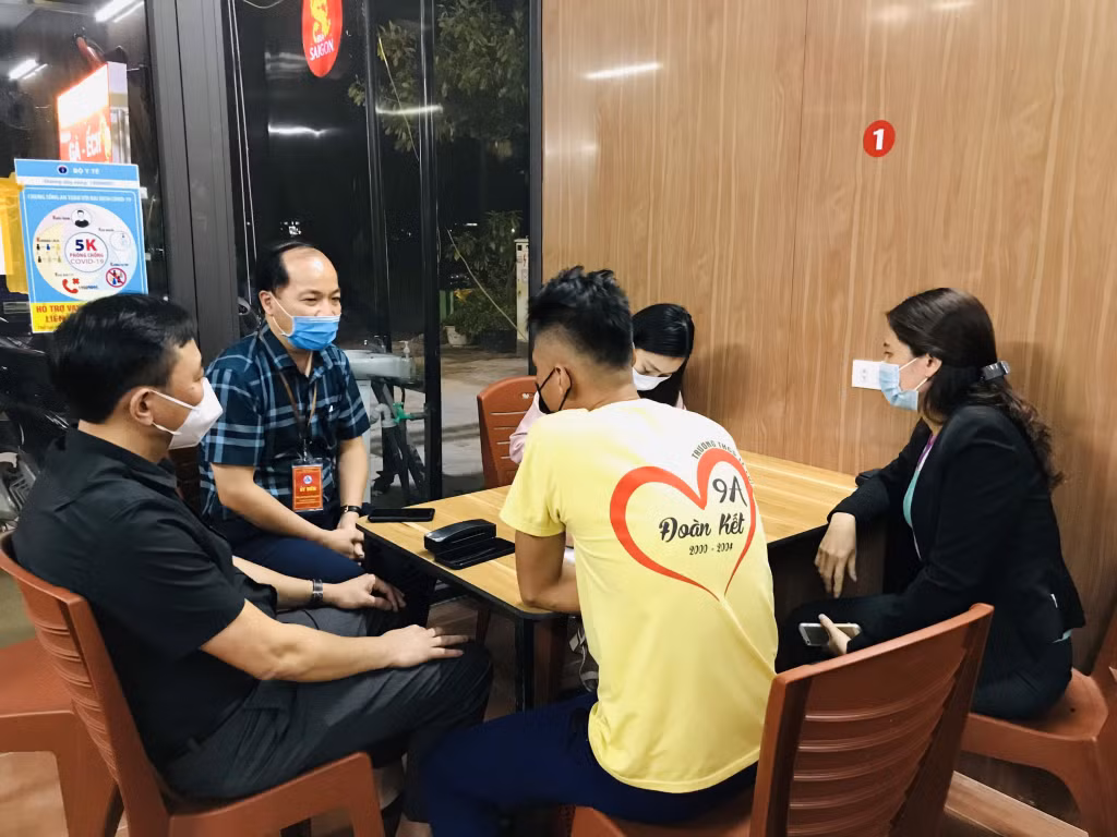 Tạm đình chỉ nhiệm vụ 3 Chủ tịch phường do thiếu trách nhiệm phòng, chống dịch -0