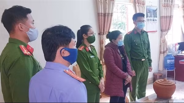 Khởi tố, bắt giam nữ Chủ tịch và cán bộ địa chính xã
