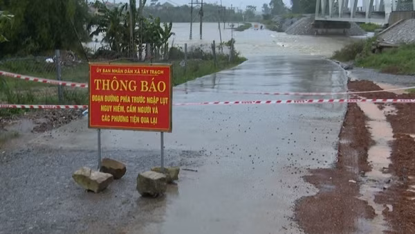 Mưa lớn gây ngập lụt cục bộ tại nhiều xã thấp trũng ở Thừa Thiên-Huế ảnh 6