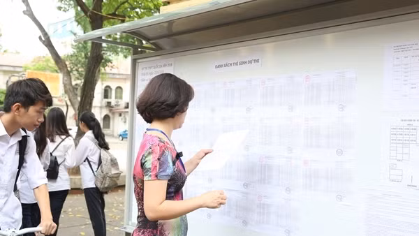Phổ điểm các môn thi tốt nghiệp THPT năm 2022 đồng đều và thực chất hơn ảnh 4
