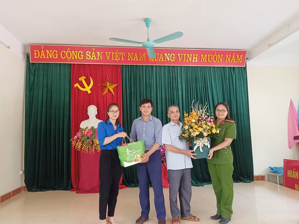Tuổi trẻ Công an tỉnh Cao Bằng tổ chức nhiều hoạt động ý nghĩa nhân Ngày Thương binh - Liệt sĩ -0