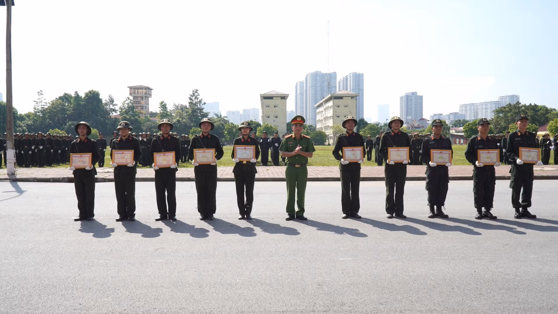 Bế giảng huấn luyện đầu khóa học viên trúng tuyển đào tạo văn bằng 2 -0