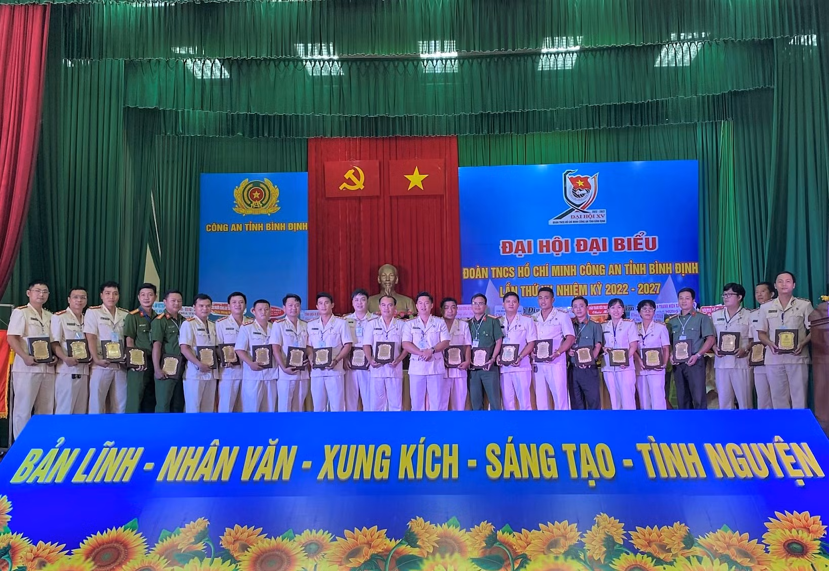 Tuổi trẻ Công an Bình Định phát huy tinh thần xung kích, tình nguyện -0