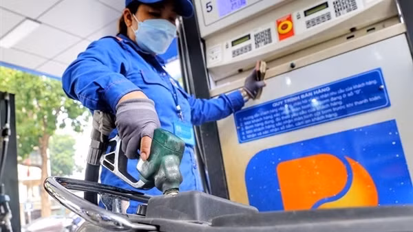 Xăng dầu giảm giá mạnh, đẩy lùi áp lực lạm phát