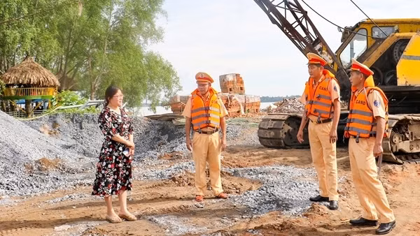 Bảo đảm an toàn giao thông đường thủy nội địa trên tuyến sông Hậu